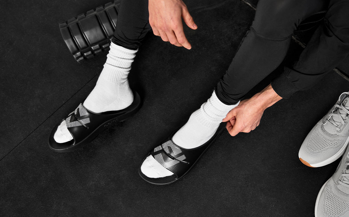 FJ X OOFOS Mens OOahh Sport Slide Sandal - Black - Image 9