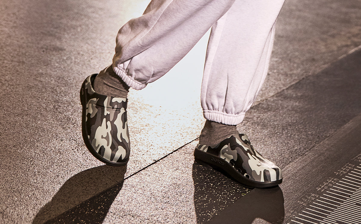 Mens OOcloog Luxe Clog - Night Camo - Image 8