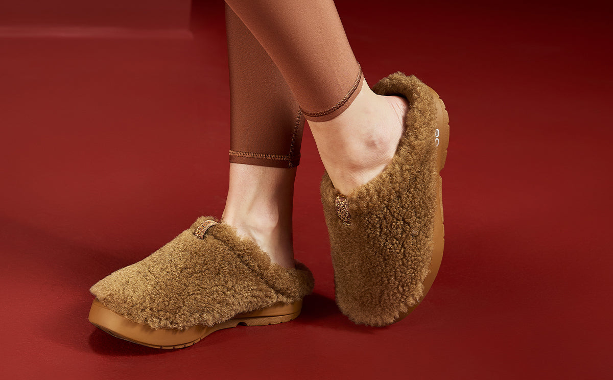 Womens OOcoozie Sherpa Mule - Caf?? Spice - Image 8